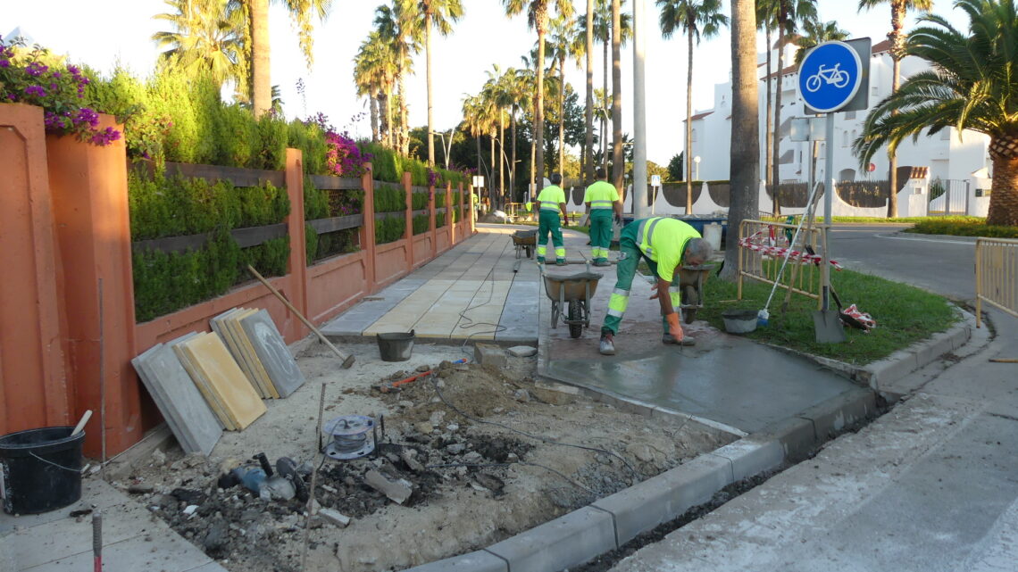 El Plan de Rehabilitación de pavimento continúa por tramos de la avenida Reina Sofía El Plan de Rehabilitación de pavimento continúa por tramos de la avenida Reina Sofía