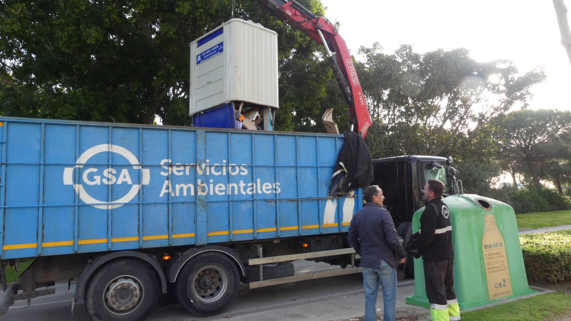 Recogida de los contenedores de cartón