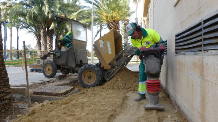 La calle Bogavante mejora su acerado gracias a la ejecución del plan de rehabilitación de pavimento