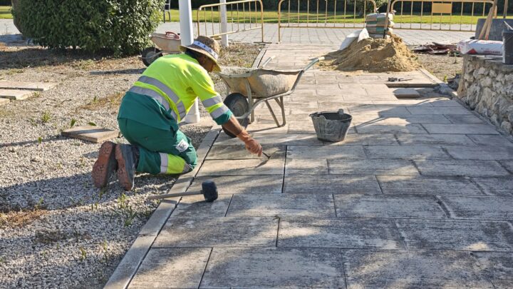 El plan de rehabilitación de pavimento entra en su recta final actuando en el Jardín Dunar