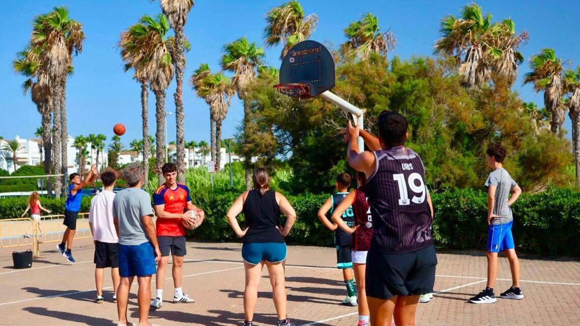 El VII Concurso de Triples de Costa Ballena reunió a 70 participantes