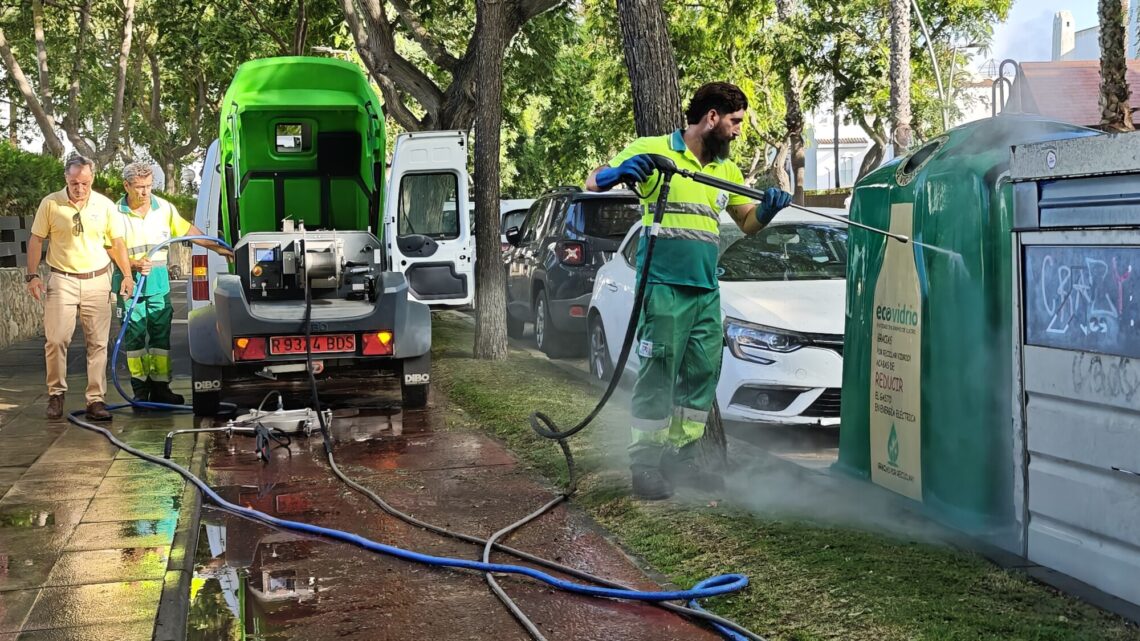 La EUC intensifica su dispositivo de limpieza para atender el aumento de población en verano en Costa Ballena